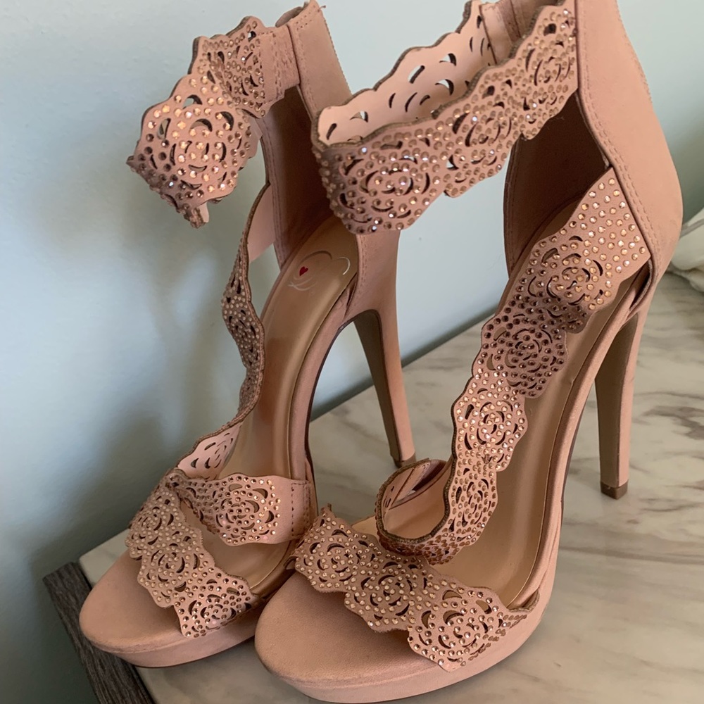 Size 7 Heart in D Rhinestone Heels
